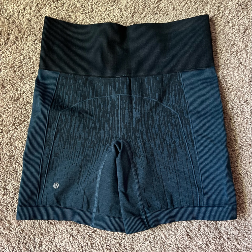 Lululemon Ribbed Bike Shorts